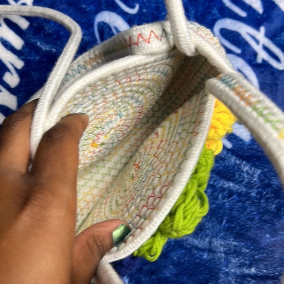 Flower patch work crossbody/handbag - Picture 6 of 6